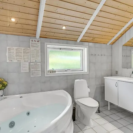 3 Bedroom Cozy In Tranekaer Hou (Syddanmark)