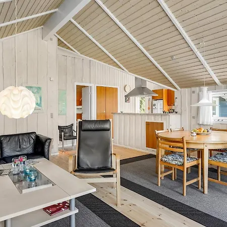 3 Bedroom Cozy In Tranekaer Tatil Evi