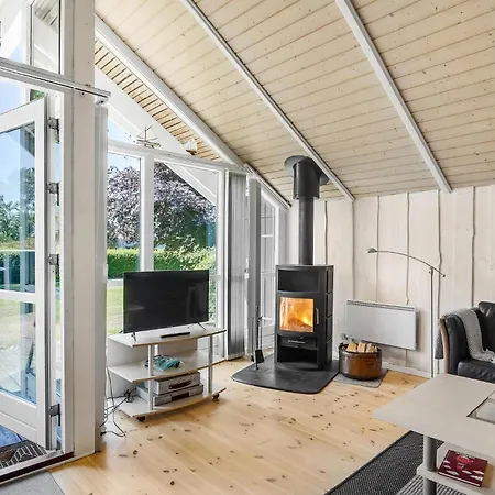 度假居 Amazing Home In Tranekaer With Sauna
