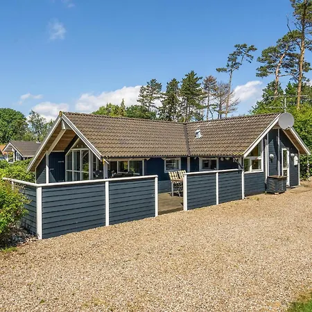 Amazing Home In Tranekaer With Sauna 度假居