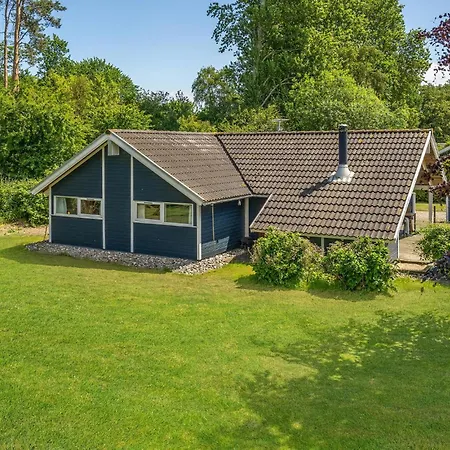 Amazing Home In Tranekaer With Sauna 度假居