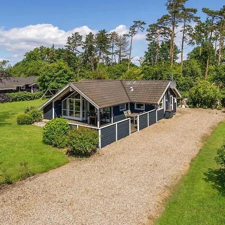 Amazing Home In Tranekaer With Sauna 度假居 Tranekær